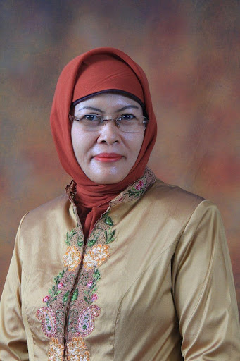 Dr. Sri Suciati